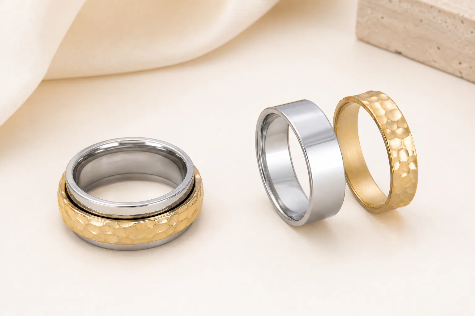 Complete stainless steel spinner ring with separated inner and rotating outer bands